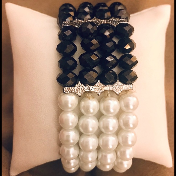 PEARL & JET BRACELET MULTI LAYER STRETCH  LUNA Beaded  NEW CONDITION - Picture 3 of 12